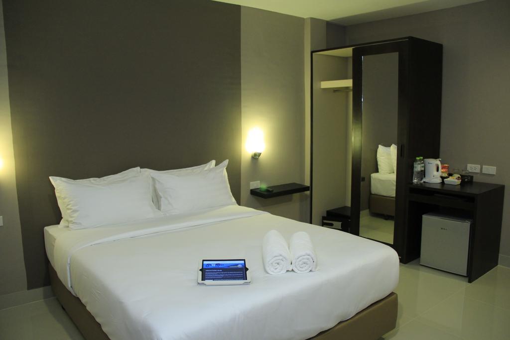 Shooters Guesthouse Паттая Номер фото