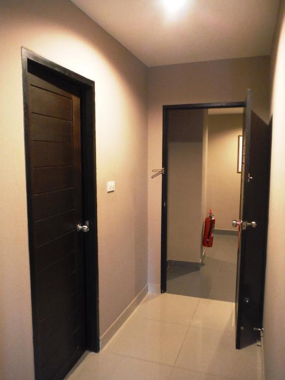 Shooters Guesthouse Паттая Номер фото