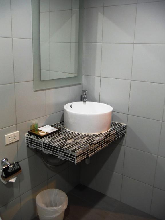 Shooters Guesthouse Паттая Номер фото